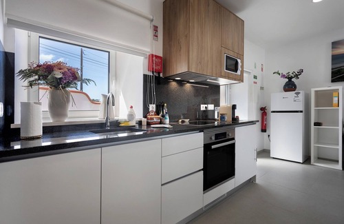 Fatima House | Apartment 'Casinha Do Rei' with Shared Terrace, Wi-Fi and Air Conditioning