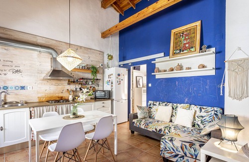 Alaquas Apartment | Apartment 'Casita Mona Y Acogedora' with Private Terrace, Wi-Fi and Air Conditioning