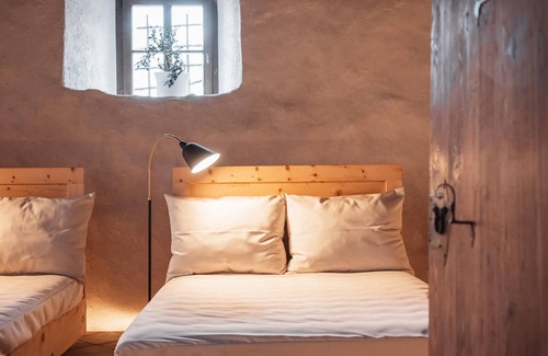 San Lorenzo di Sebato House | Apartment "Castel Maurn Suite Dürer" with Mountain View, Shared Pool & Wi-Fi