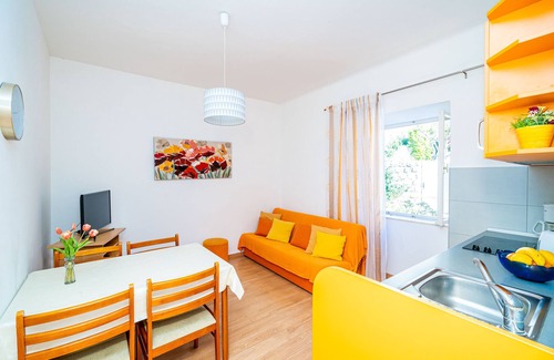 Zaton Apartment | Apartment Cecilija - waterfront with sunbeds