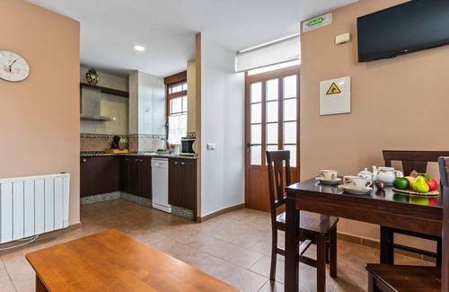 Rinlo Apartment | Apartment 'Cetareas 1' with Wi-Fi