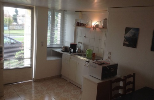 Montignac-Charente Apartment | Apartment 'Charmant Studio Meublé' with Wi-Fi
