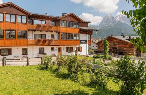 Sesto Apartment | Apartment 'Chalet Rudla B for 4 People' with Mountain View, Shared Garden and Wi-Fi