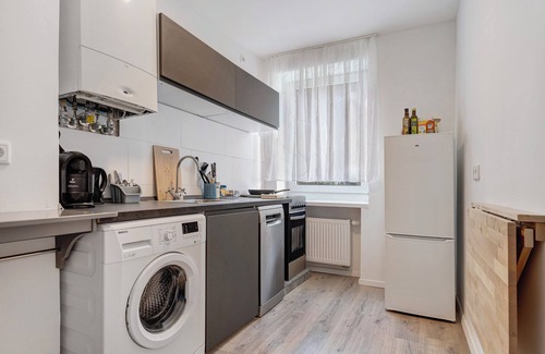 Vahrenwald Apartment | Apartment 'Charmante Wohnung' with Balcony and Wi-Fi