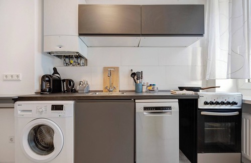 Vahrenwald Apartment | Apartment 'Charmante Wohnung' with Balcony and Wi-Fi