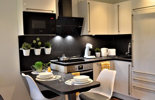 Mecklenbeck Apartment | Apartment 'Charmante Zimmer Wohnung Stilvoll' with Shared Garden, Balcony and Wi-Fi