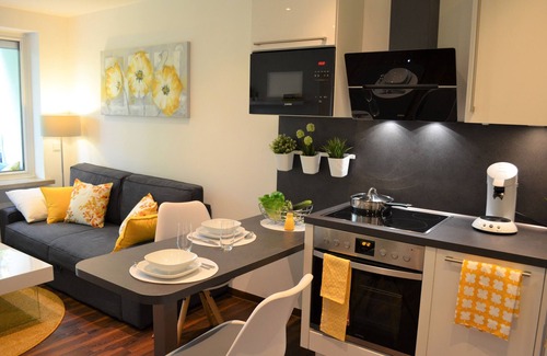 Mecklenbeck Apartment | Apartment 'Charmante Zimmer Wohnung Stilvoll' with Shared Garden, Balcony and Wi-Fi