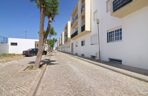 Santa Luzia Apartment | Apartment "Charming Sl009" close to the Sea with Wi-Fi