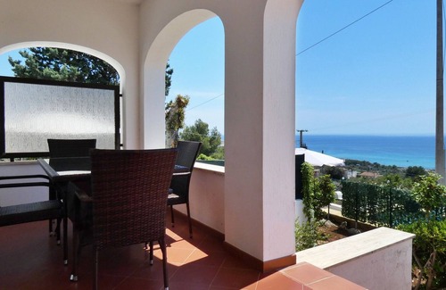 Marina San Gregorio Apartment | Apartment 'Chiara' with Sea View, Wi-Fi and Air Conditioning