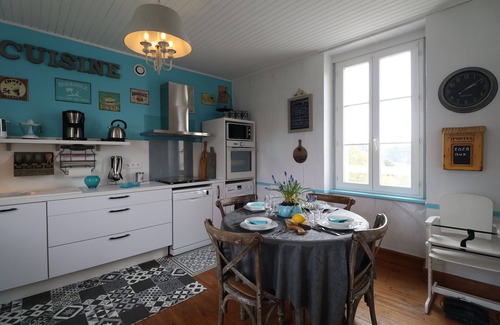 Le Palais Apartment | Apartment 'Chic Et Charme Belle Ile' with Private Terrace, Private Garden and Wi-Fi
