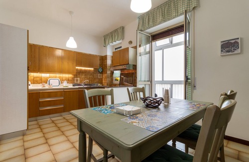 Municipio 2 Apartment | Apartment "Chicca Casa Vacanze" with Private Terrace & Wi-Fi