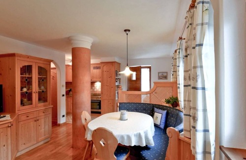 La Valle Apartment | Apartment "Ciasa Mirio Armentara" with Mountain View, Wi-Fi & Garden