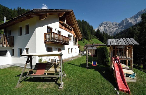 La Valle Apartment | Apartment "Ciasa Mirio Sass" with Mountain View, Wi-Fi & Garden