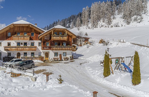 La Valle Apartment | Apartment Ciasa Raut App Santa Berbura with Mountain View, Balcony & Wi-Fi