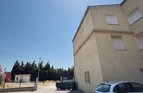 Port-de-Bouc Apartment | Apartment close to the beach with a view!