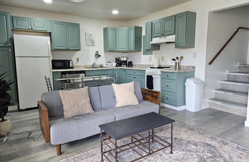 Campbell Park Apartment | Apartment Close to Hospital and UAA