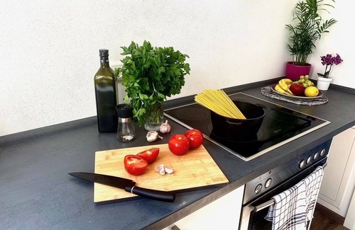 Oberhausen-Nord Condo | Apartment close to the center with balcony | Netflix | Smart TV