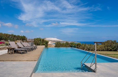 Milos Apartment | Apartment 'Cocoon' with Sea View, Wi-Fi and Air Conditioning