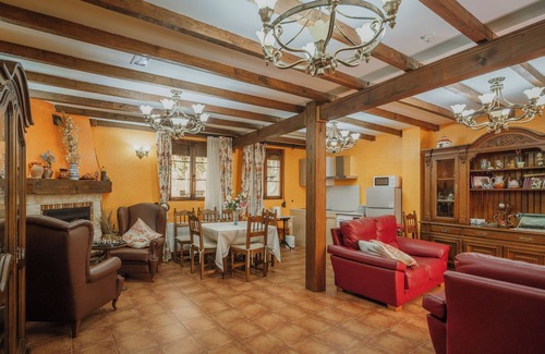 Ampudia Apartment | Apartment 'Colegiata' with Wi-Fi
