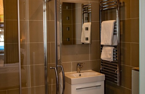 Reading City Centre Apartment | Apartment-Comfort-Ensuite with Shower-City View-Studio Apartment 8