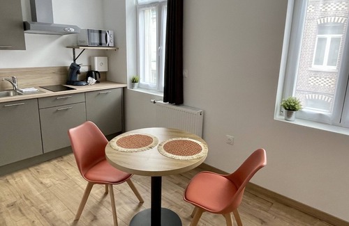 Lens Apartment | Apartment-Comfort-Ensuite-Courtyard view-1er étage