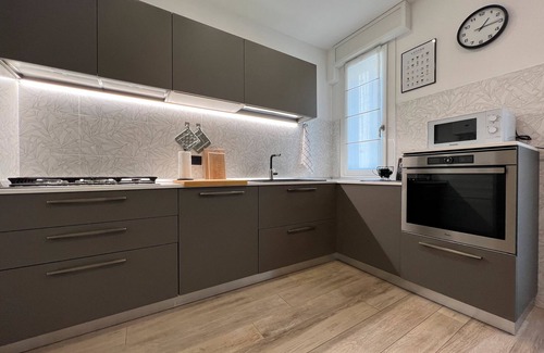 Mestre Apartment | Apartment 'Comfort Zone - Gold' with Balcony, Wi-Fi and Air Conditioning