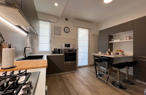 Mestre Apartment | Apartment 'Comfort Zone - Gold' with Balcony, Wi-Fi and Air Conditioning
