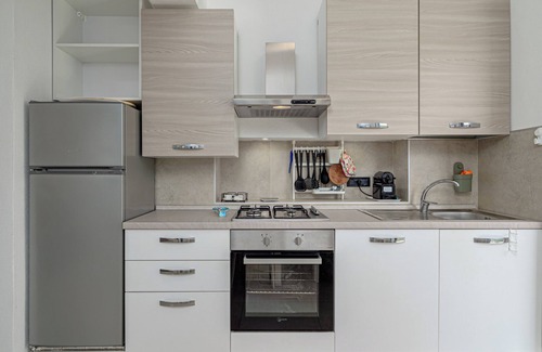 Schifoni Apartment | Apartment 'Comino' with Private Terrace, Wi-Fi and Air Conditioning