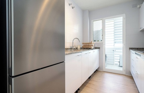 El Vendrell Apartment | Apartment "Coral Beach by Pat" with Sea View, Shared Pool & Wi-Fi