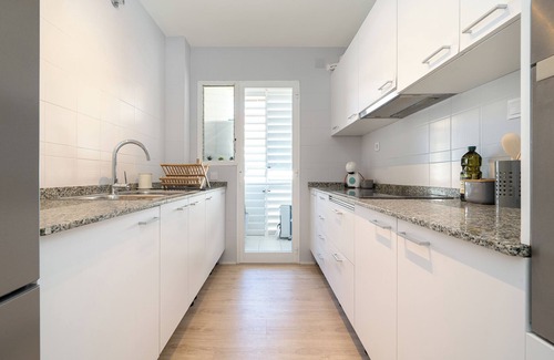 El Vendrell Apartment | Apartment "Coral Beach by Pat" with Sea View, Shared Pool & Wi-Fi