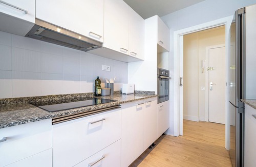 El Vendrell Apartment | Apartment "Coral Beach by Pat" with Sea View, Shared Pool & Wi-Fi