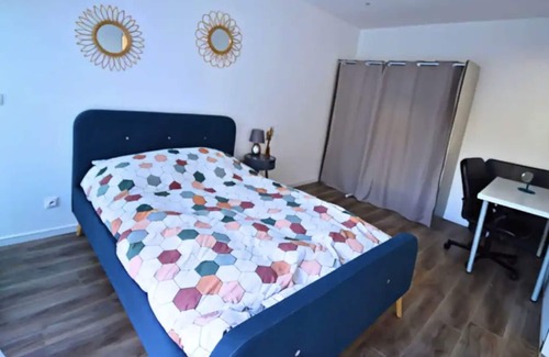 Amblainville Apartment | Apartment 'Cosy Appartement Boheme' with Shared Terrace, Shared Garden and Wi-Fi