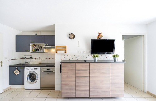 Ondres Apartment | Apartment 'Cosy T3' with Shared Pool, Private Terrace and Wi-Fi