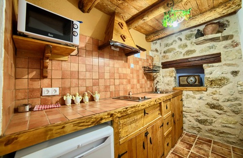 Ejulve Apartment | Apartment-Cottage-Private Bathroom-Mountain view-Los Pajarcicos- El Torero