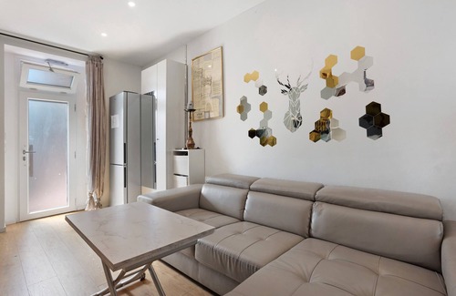 Crescenzago Apartment | Apartment 'Crescenzago' with Wi-Fi and Air Conditioning