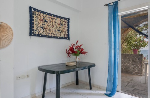 Mirties Apartment | Apartment 'D E D' with Sea View, Private Terrace and Wi-Fi