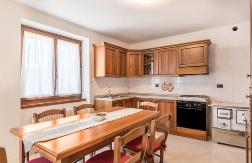 Dorsino Apartment | Apartment "Dorsino" with Mountain View, Balcony and Wi-Fi