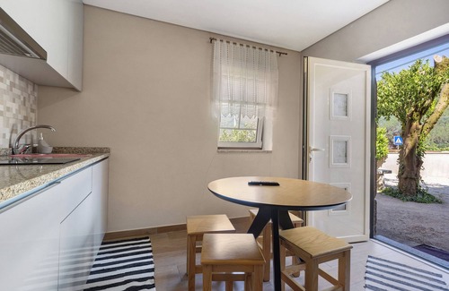 Vilar da Veiga Apartment | Apartment 'D' with Mountain View, Wi-Fi and Air Conditioning