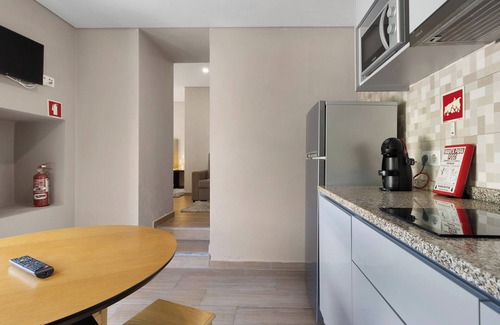 Vilar da Veiga Apartment | Apartment 'D' with Mountain View, Wi-Fi and Air Conditioning