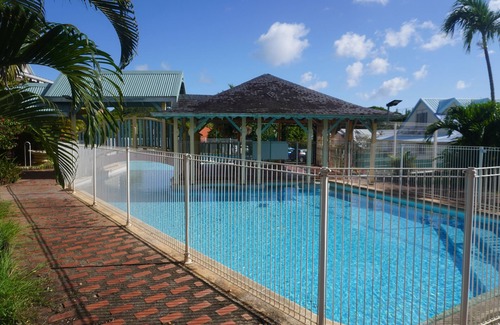 Sainte-Anne Apartment | Apartment Dahlia (500 m from the Pointe Marin BEACH, with SWIMMING POOL)