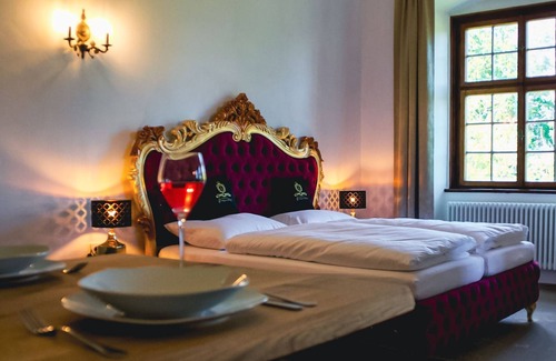 Aurolzmunster Apartment | Apartment Dahlia - Innviertler Versailles Boutique Apartments