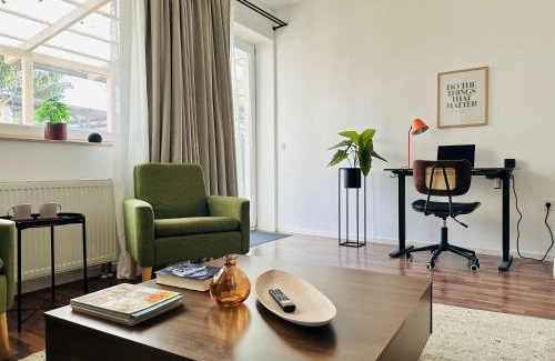 Stadtbergen Apartment | Apartment Daniel - Stilvolle Wohnung mit Veranda für 4 Personen