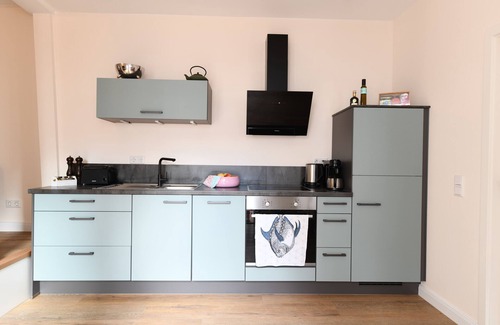 Heppenheim Apartment | Apartment 'Das Schiefe Haus Whg Festspiele' with Wi-Fi