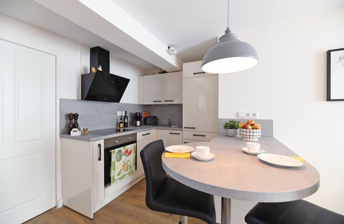 Heppenheim Apartment | Apartment 'Das Schiefe Haus Whg St Peter' with Shared Terrace and Wi-Fi