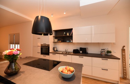 Heppenheim Apartment | Apartment 'Das Schiefe Haus Wohnung Altstadt' with Private Terrace and Wi-Fi