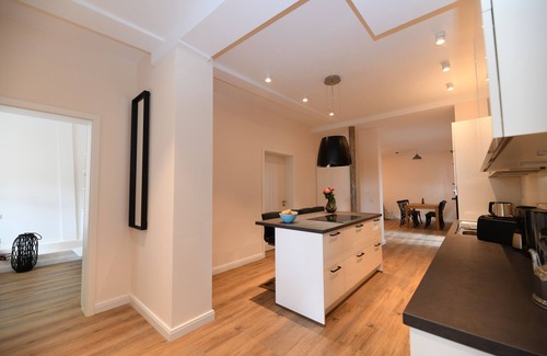 Heppenheim Apartment | Apartment 'Das Schiefe Haus Wohnung Altstadt' with Private Terrace and Wi-Fi