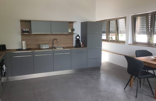 Freiburg im Breisgau Apartment | Apartment 'Chardonnay' with Balcony and Wi-Fi