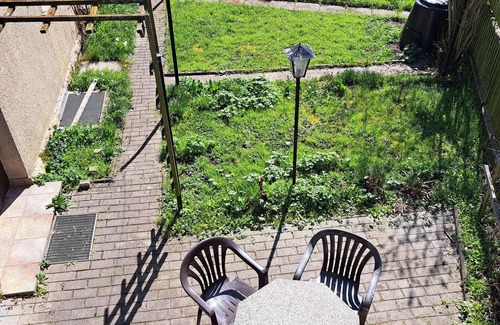 Graitschen b. Burgel Apartment | Apartment 'Am Stern' with Mountain View, Private Terrace and Wi-Fi