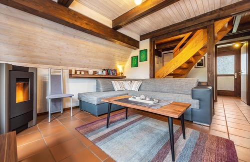 Hollern House | Apartment 'Ferienhaus Elbidylle' with Private Terrace, Private Garden and Wi-Fi
