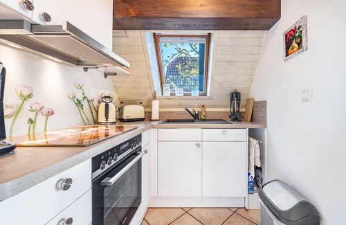 Hollern House | Apartment 'Arosa' with Private Terrace, Private Garden and Wi-Fi